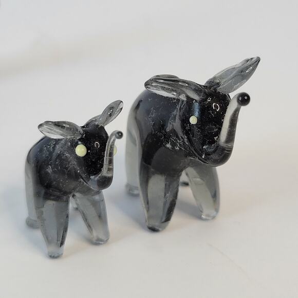 Set of 4 Vintage Handblown Glass Miniature Black Elephant Figurines Family Small - Picture 2 of 8